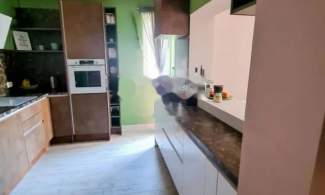 Недвижимость Четырехкомн. квартира в центре: 7