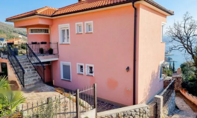 Недвижимость Четырехкомн. квартира в центре: 15