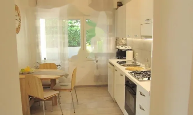 Недвижимость Двухкомнатная квартира, Центр: 6