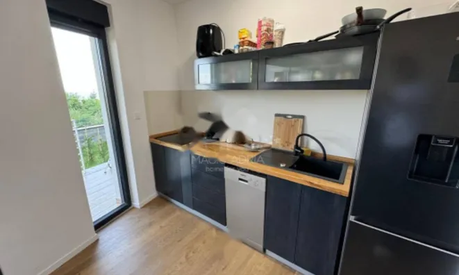 Недвижимость Двухкомнатная квартира 56 м²: 4