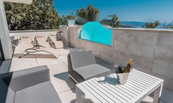 Недвижимость Семейный дом 210 м², Центр: 14