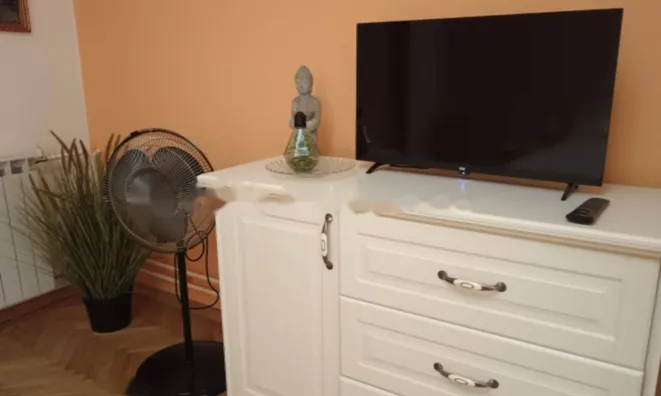 Недвижимость Четырёхкомнатная квартира, Центр, Опатия: 8