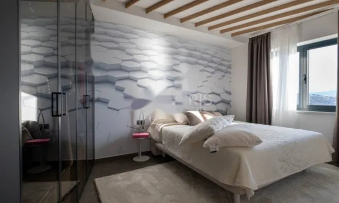 Недвижимость Четырехкомнатная квартира в Центре: 12