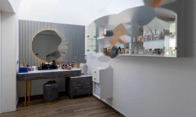 Недвижимость Четырехкомнатная квартира в Центре: 32