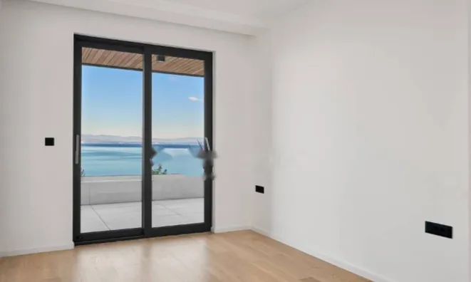 Недвижимость Четырехкомнатная квартира, Центр, Опатия.: 21