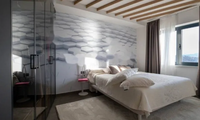 Недвижимость Четырехкомнатная квартира, Центр, Опатия: 16