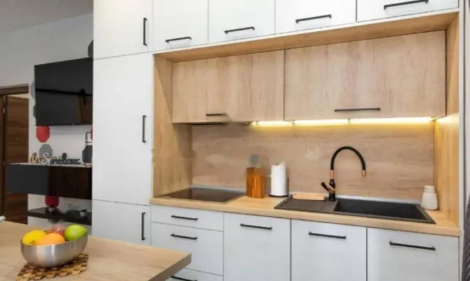 Недвижимость Двухкомнатная квартира, центр: 10