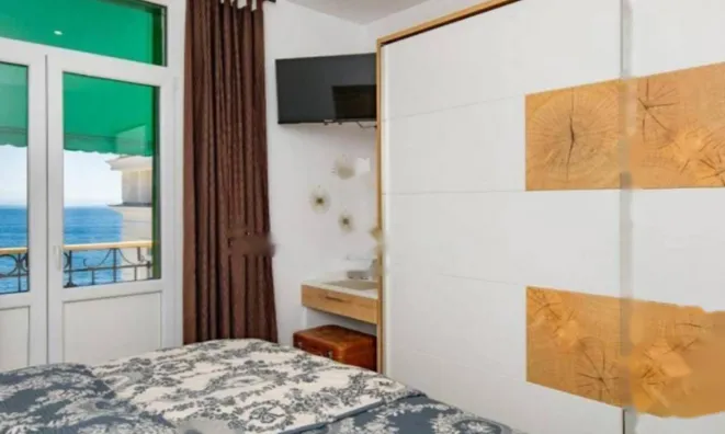 Недвижимость Двухкомнатная квартира, центр: 19