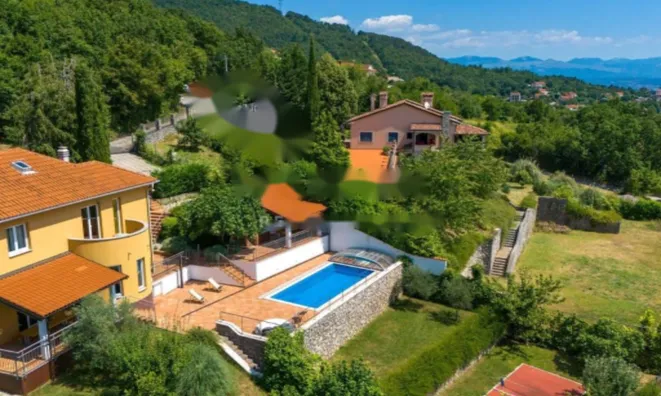 Недвижимость Семейный дом 270 м², Запад: 2