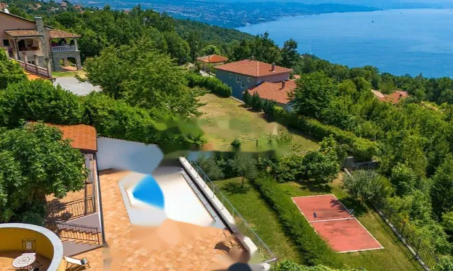 Недвижимость Семейный дом 270 м², Запад: 3