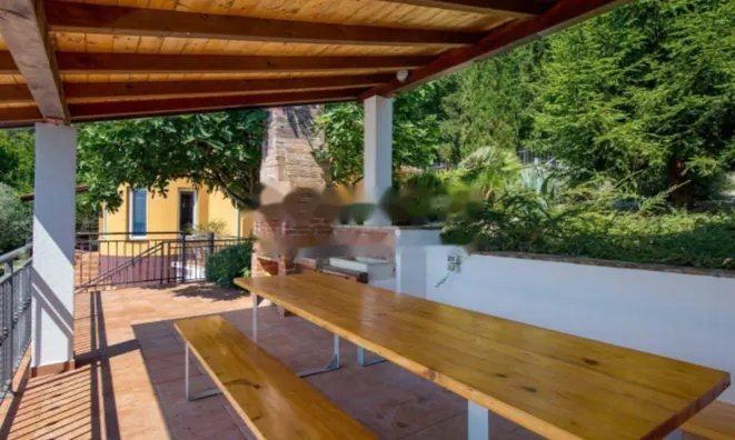 Недвижимость Семейный дом 270 м², Запад: 9