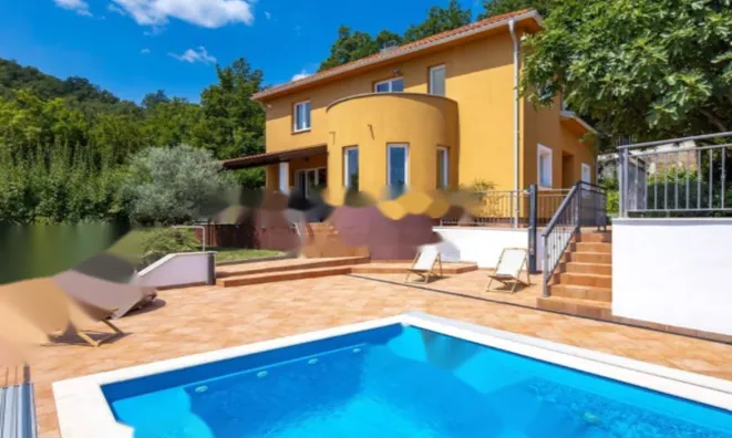 Недвижимость Семейный дом 270 м², Запад: 14