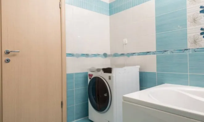 Недвижимость Семейный дом 270 м², Запад: 30