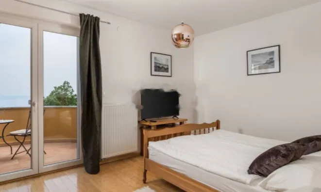 Недвижимость Семейный дом 270 м², Запад: 32