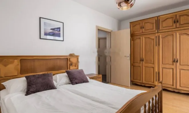 Недвижимость Семейный дом 270 м², Запад: 34