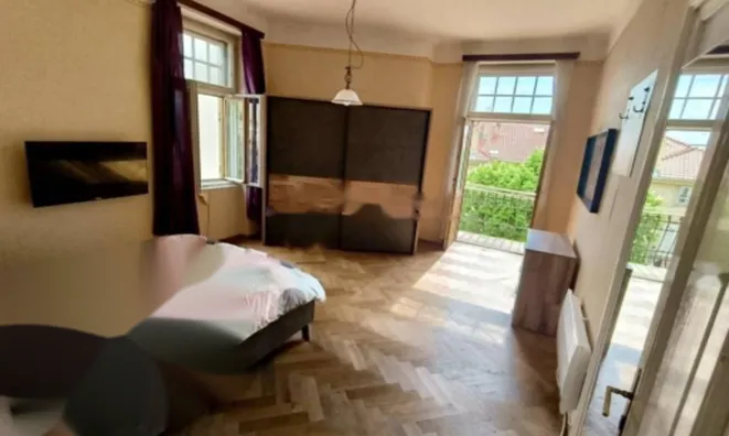 Недвижимость Трехкомнатная квартира, Центр: 1