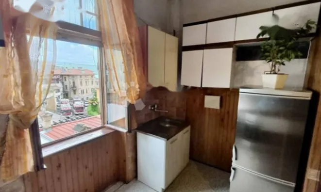 Недвижимость Трехкомнатная квартира, Центр: 5