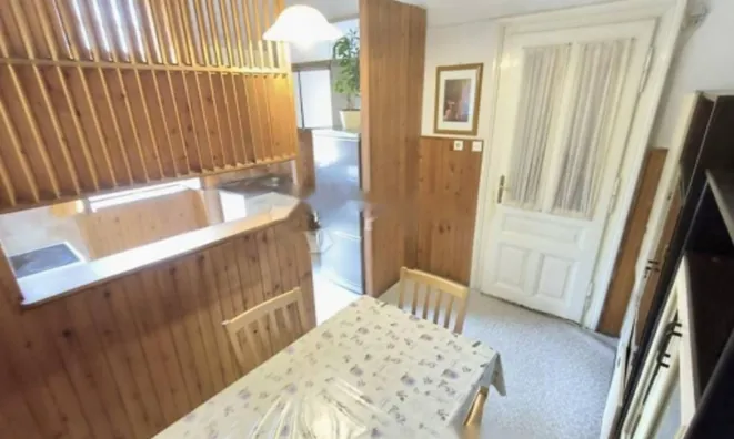 Недвижимость Трехкомнатная квартира, Центр: 6