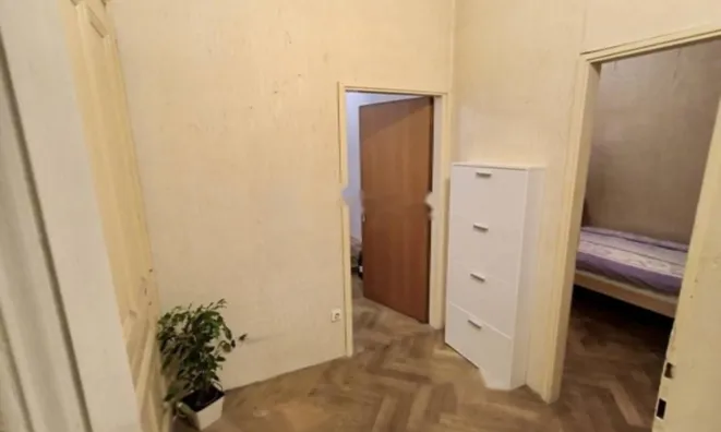 Недвижимость Трехкомнатная квартира, Центр: 10