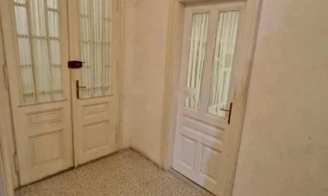 Недвижимость Трехкомнатная квартира, Центр: 11