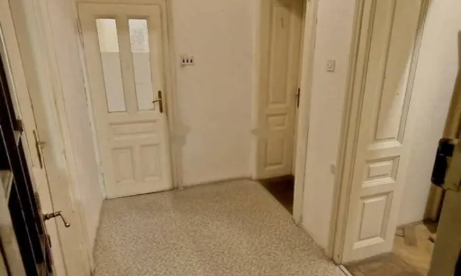 Недвижимость Трехкомнатная квартира, Центр: 12