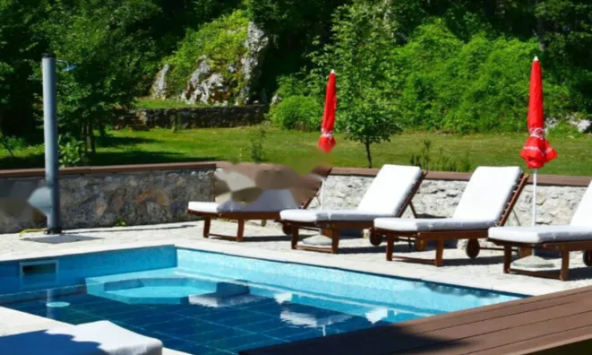 Недвижимость Семейный дом 480 м², Запад: 7