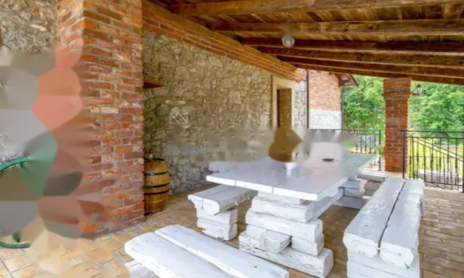 Недвижимость Семейный дом 480 м², Запад: 10