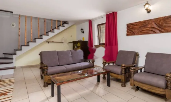 Недвижимость Семейный дом 480 м², Запад: 11