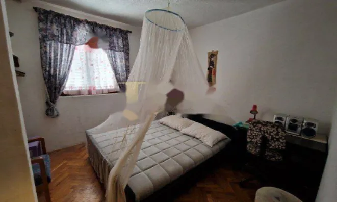 Недвижимость Двухкомнатная квартира Запад: 9