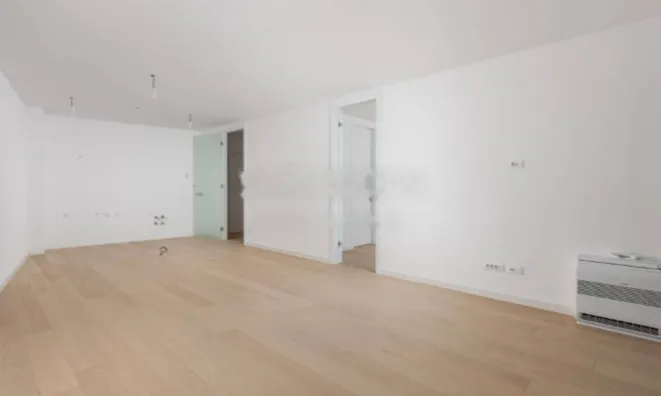 Недвижимость Трехкомнатная квартира 95 м²: 21