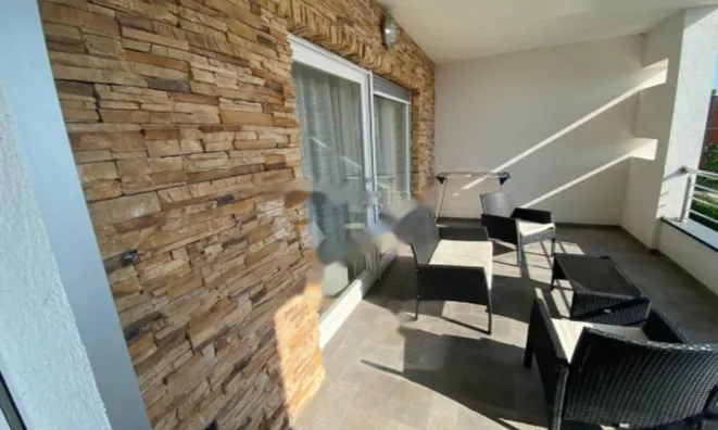 Недвижимость Трёхкомнатная квартира в центре: 3