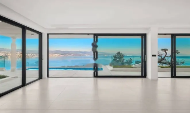 Недвижимость Четырехкомнатная квартира Центр: 6