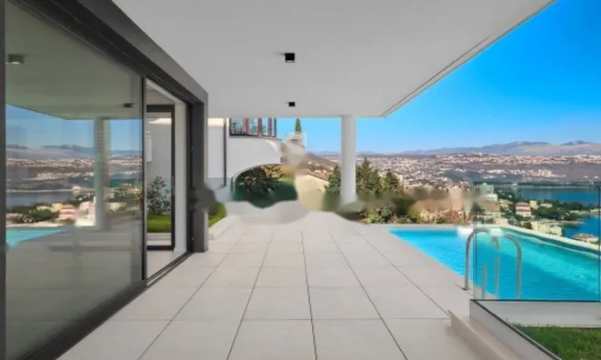 Недвижимость Четырехкомнатная квартира Центр: 8