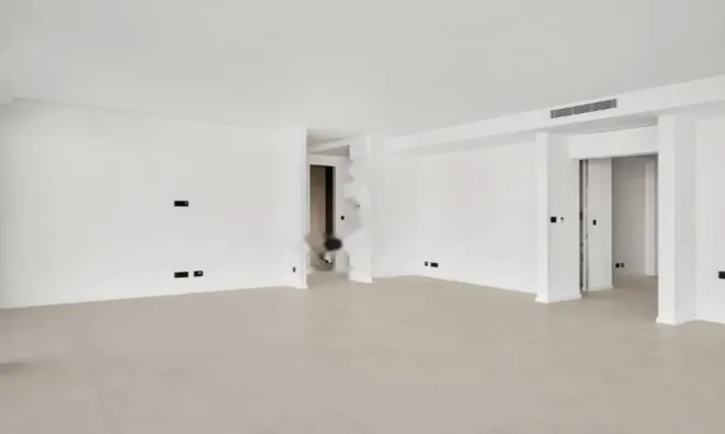 Недвижимость Четырехкомнатная квартира Центр: 12