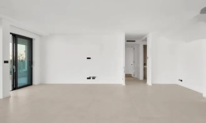 Недвижимость Четырехкомнатная квартира Центр: 13