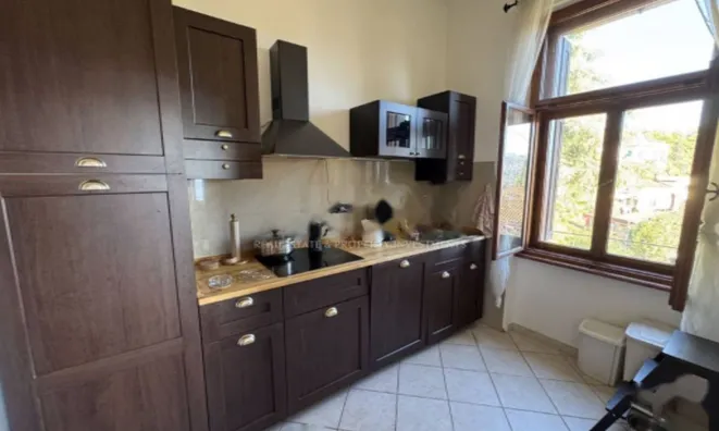 Недвижимость Трехкомнатная квартира Центр: 1