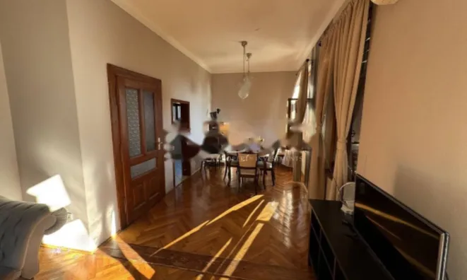 Недвижимость Трехкомнатная квартира Центр: 2