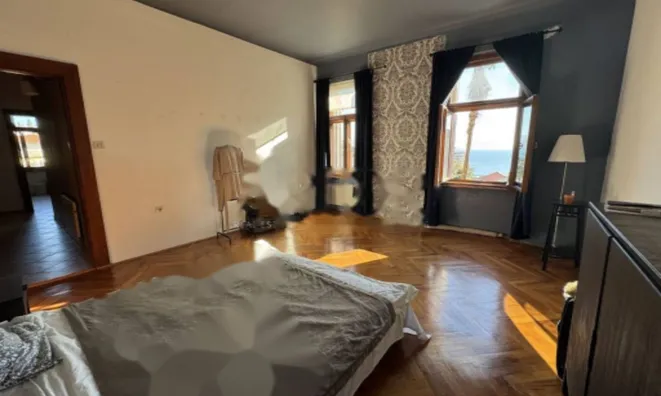 Недвижимость Трехкомнатная квартира Центр: 6