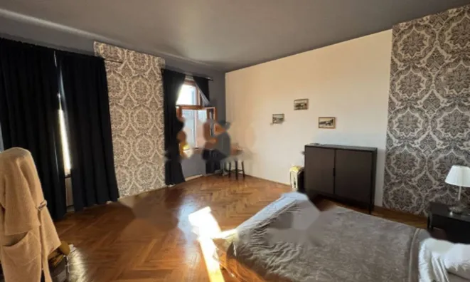 Недвижимость Трехкомнатная квартира Центр: 10