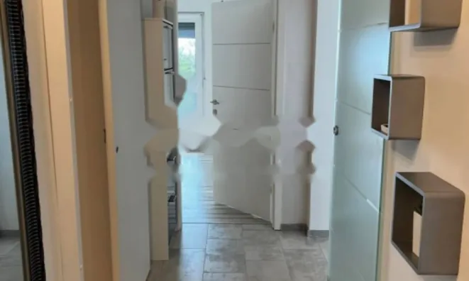 Недвижимость Двухкомнатная квартира в центре: 1