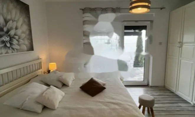 Недвижимость Двухкомнатная квартира в центре: 4