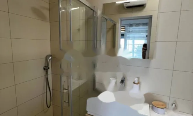 Недвижимость Двухкомнатная квартира в центре: 5