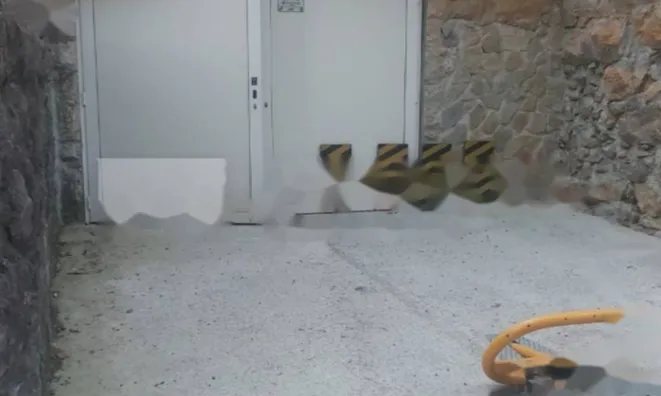 Недвижимость Трехкомнатная квартира в центре: 17