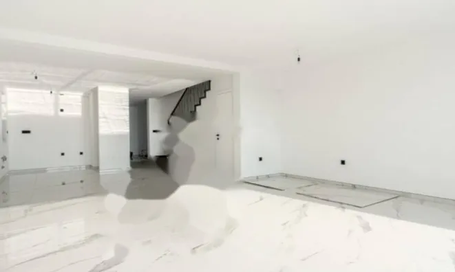 Недвижимость Четырехкомнатная квартира Центр: 3