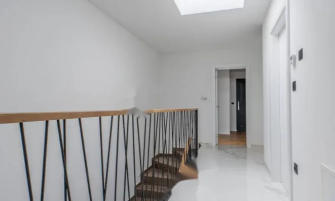 Недвижимость Четырехкомнатная квартира Центр: 4