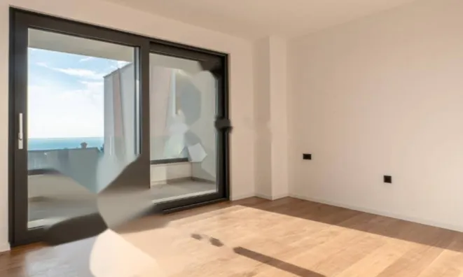 Недвижимость Четырехкомнатная квартира Центр: 6