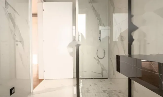 Недвижимость Четырехкомнатная квартира Центр: 10