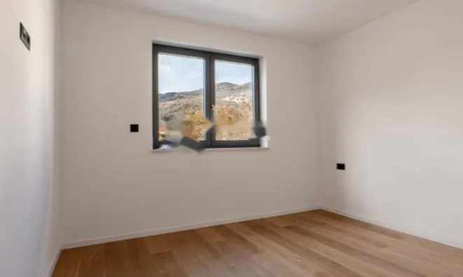 Недвижимость Четырехкомнатная квартира Центр: 11