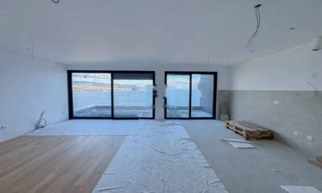 Недвижимость Четырёхкомнатная Квартира: 10