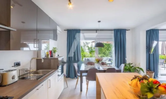 Недвижимость Семейный дом 200 м², Центр, Опатия: 7